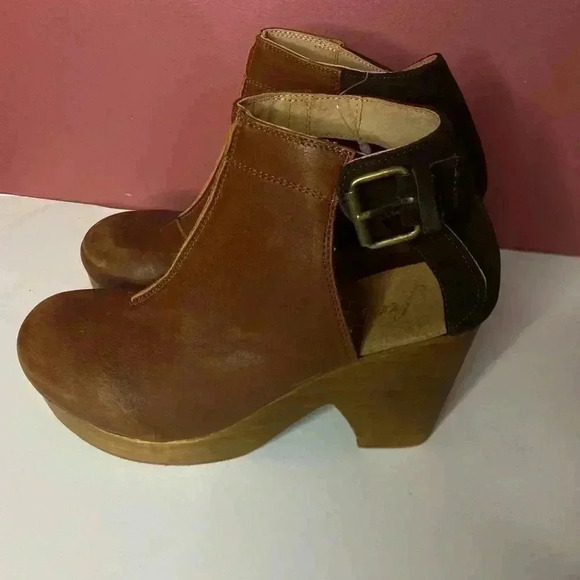 FREE PEOPLE AMBER ORCHARD CLOG - Picture 1 of 8